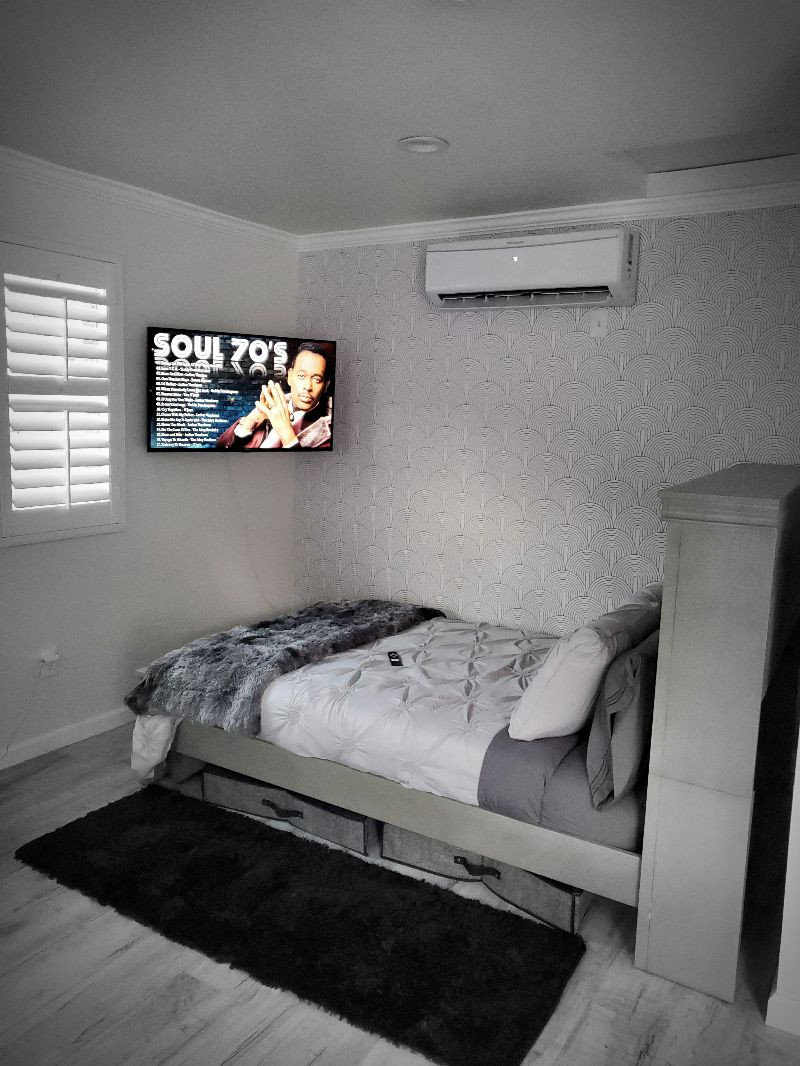 Tiny Studio Back House (324 sq ft) w/ Private Entrance (LGBTQ Friendly) - Photo 1