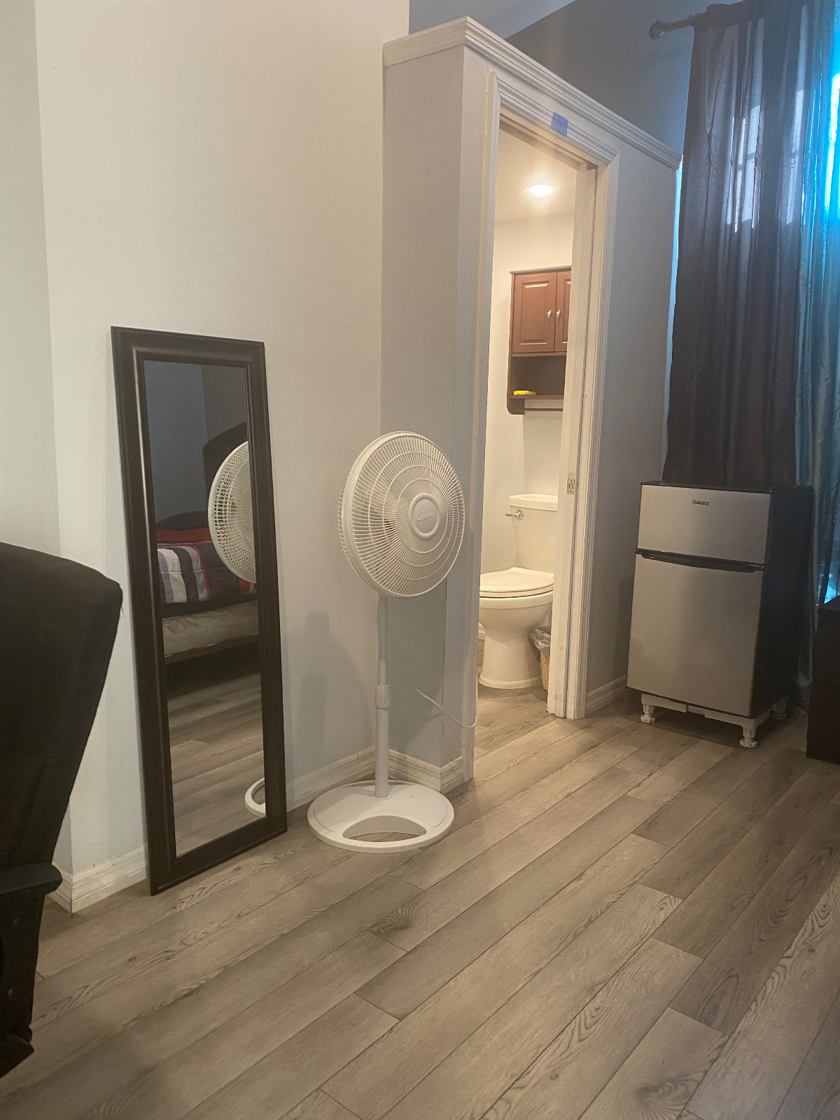 Private Room w bath - Photo 8