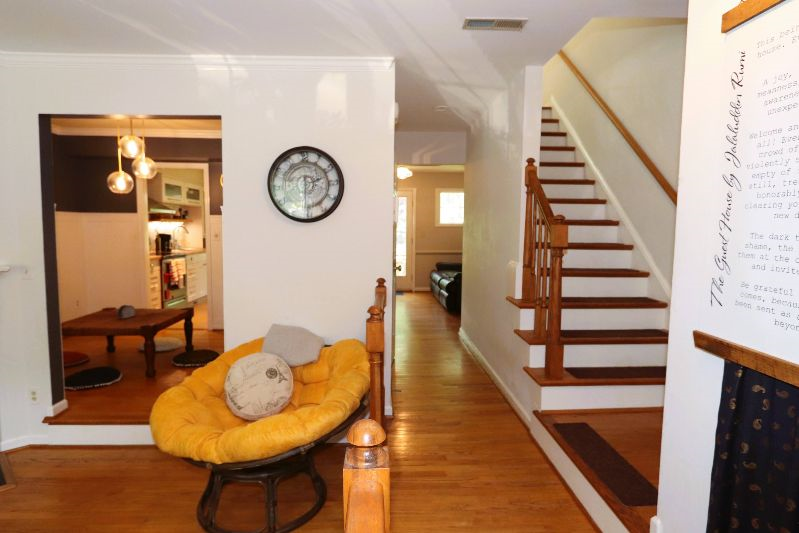 Master Bedroom in Three-Story Townhouse - Photo 2