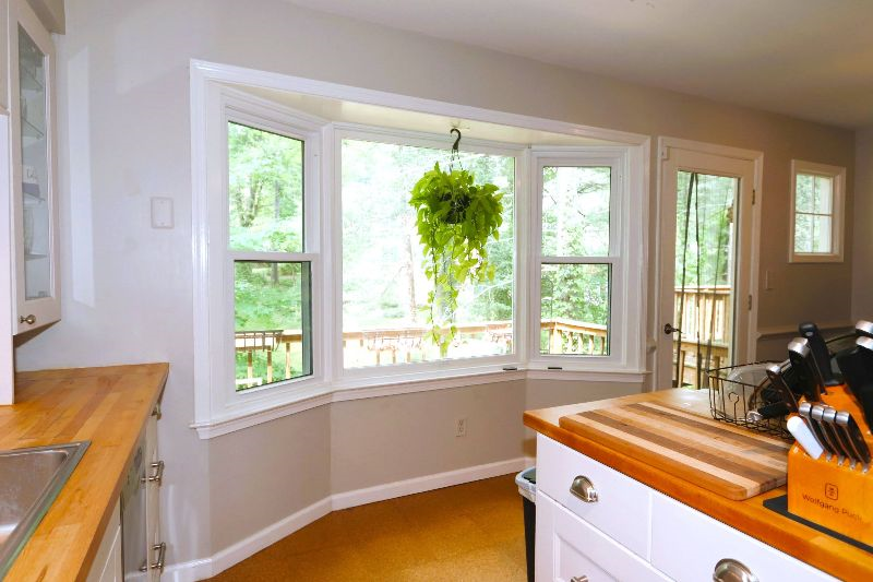 Master Bedroom in Three-Story Townhouse - Photo 9