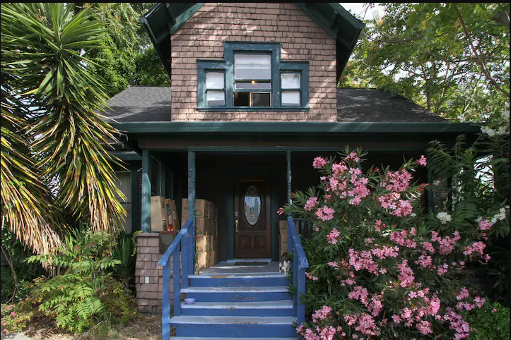 A Comfortable Room in Downtown Santa Rosa