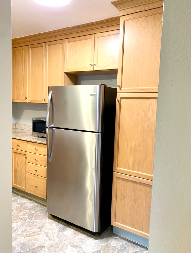 Studio condo-across from Sutter Vallejo, two blocks from Kaiser Vallejo and 20min drive to Queen of the Valley Hospital Napa - Photo 6