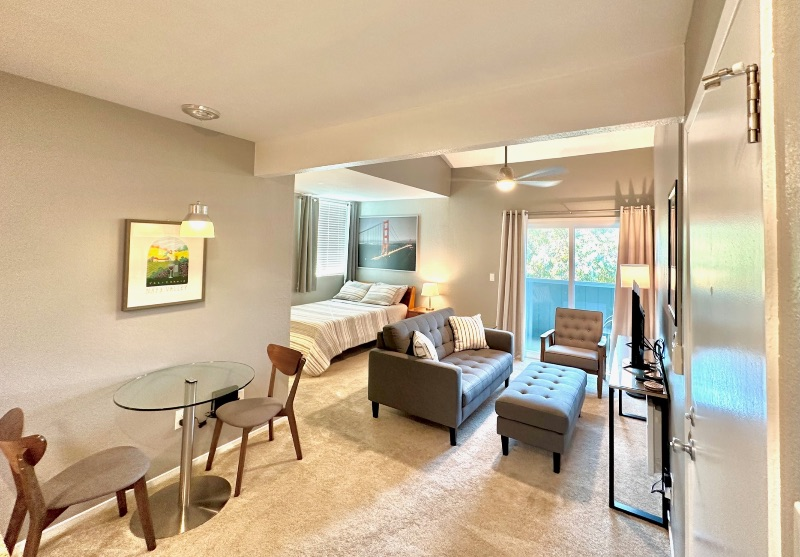 Studio condo-across from Sutter Vallejo, two blocks from Kaiser Vallejo and 20min drive to Queen of the Valley Hospital Napa - Photo 2