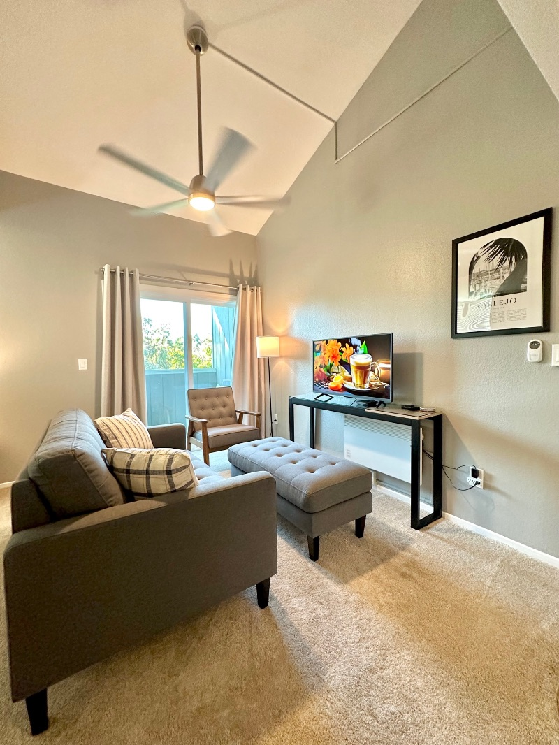 Studio condo-across from Sutter Vallejo, two blocks from Kaiser Vallejo and 20min drive to Queen of the Valley Hospital Napa - Photo 1