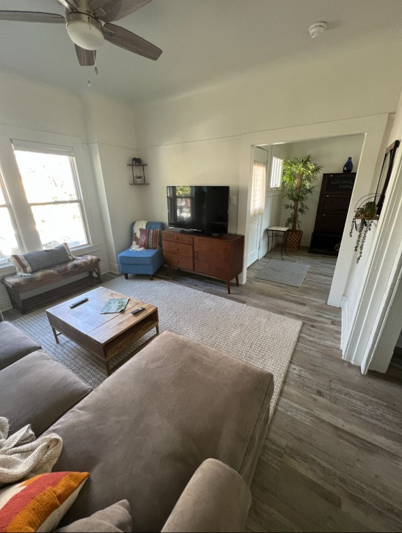 2B/2B Beautifully Updated Historic Home - Centrally Located - Photo 5