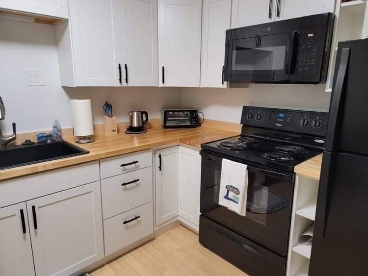 Midtown Unit, a mile away from major hospitals in Anchorage - Photo 9