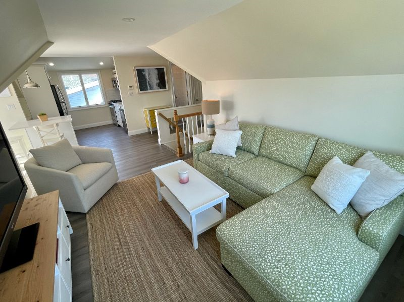 Updated and spacious one bedroom apartment - Photo 9