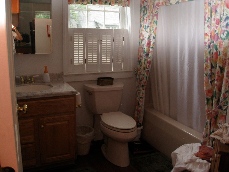 Furnished Efficiency near UVM Med Center - Photo 3