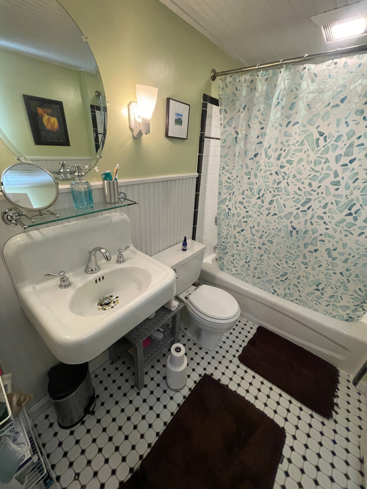 Spacious and cozy room in a 2BR home - Photo 9