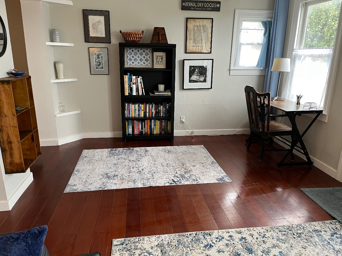 AVAILABLE 1/10/27 Quiet junior one-bedroom with laundry and SF city view. - Photo 3