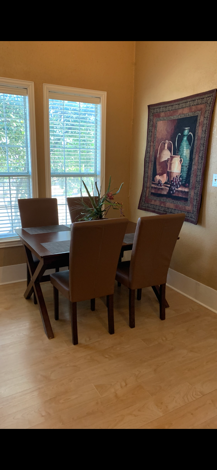 Fully furnished, all bills paid - Photo 4
