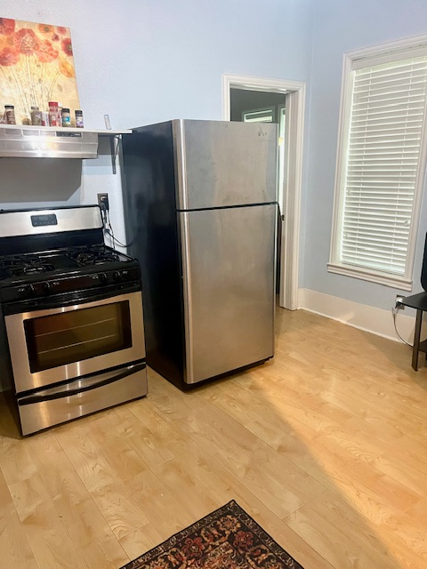 Fully furnished, all bills paid - Photo 6