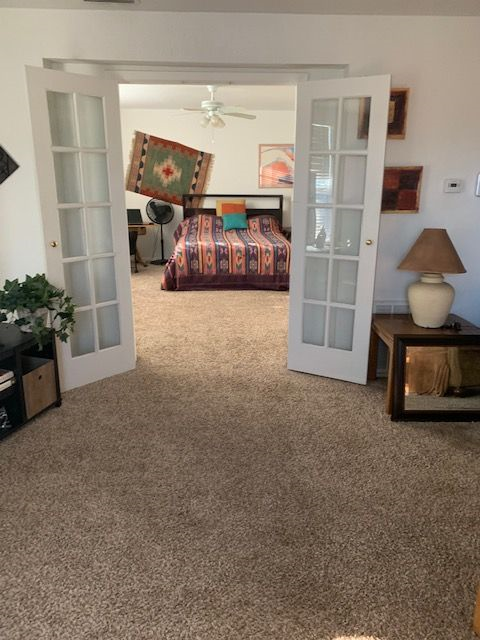 Fully furnished, all bills paid - Photo 3
