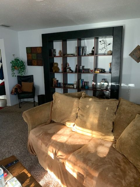 Fully furnished, all bills paid - Photo 2