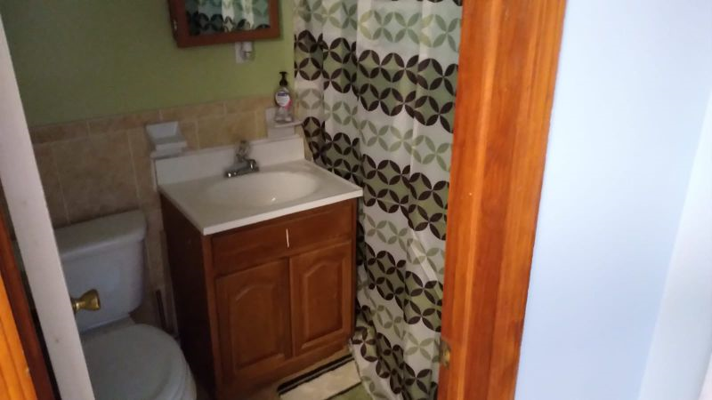 Cozy corner. In Queens - Basement Apartment - Photo 11