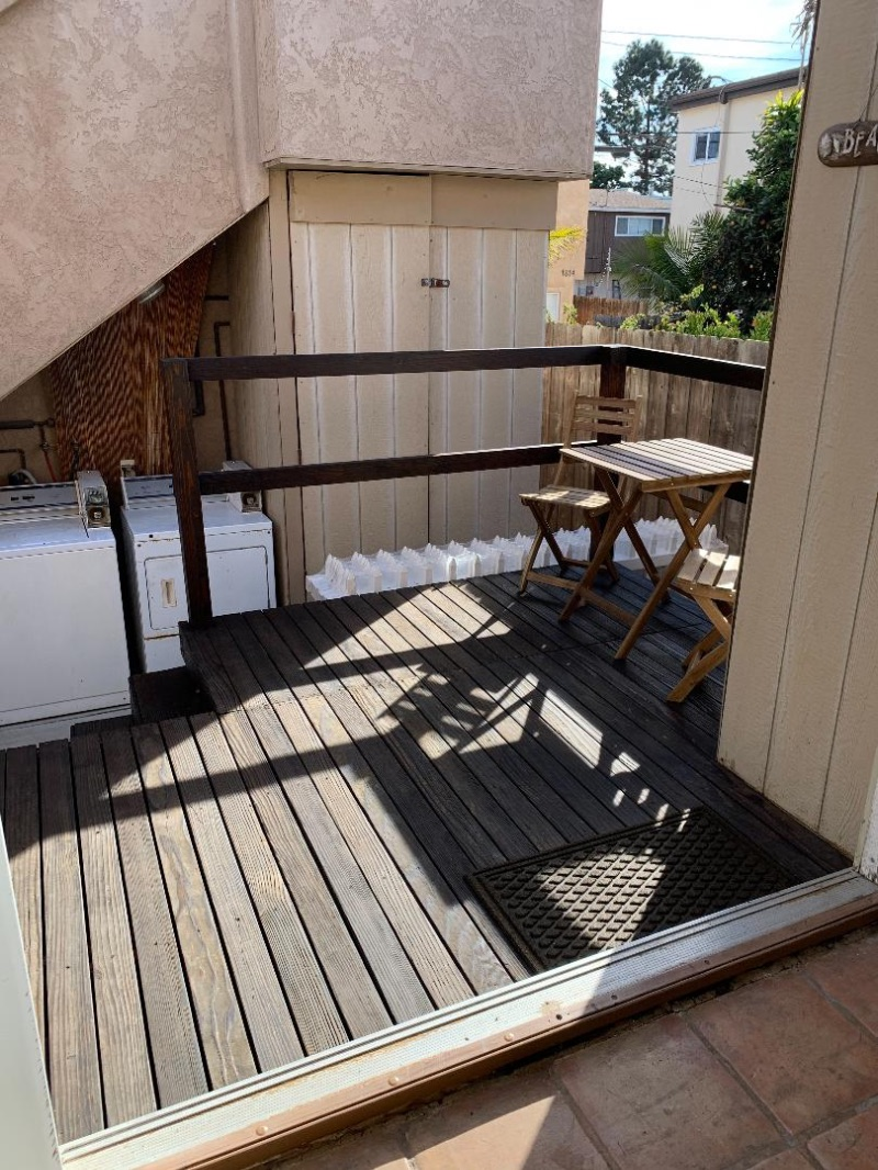 PB Bungalow - Photo 3