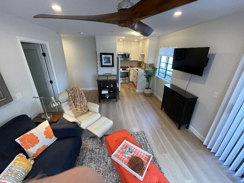 Lovely One Bedroom Condo Next To UCSD Medical Center, Scripps Mercy & UC San Diego Medical - Photo 3