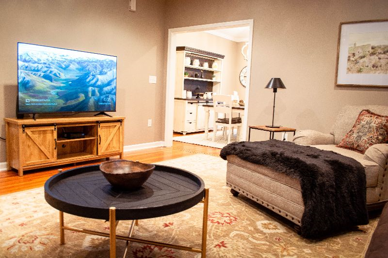 Spacious Urban APT w/4BR Office-Ready in Albany - Photo 1