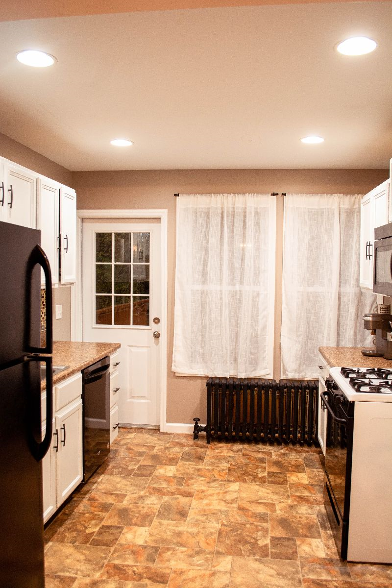 Spacious Urban APT w/4BR Office-Ready in Albany - Photo 5