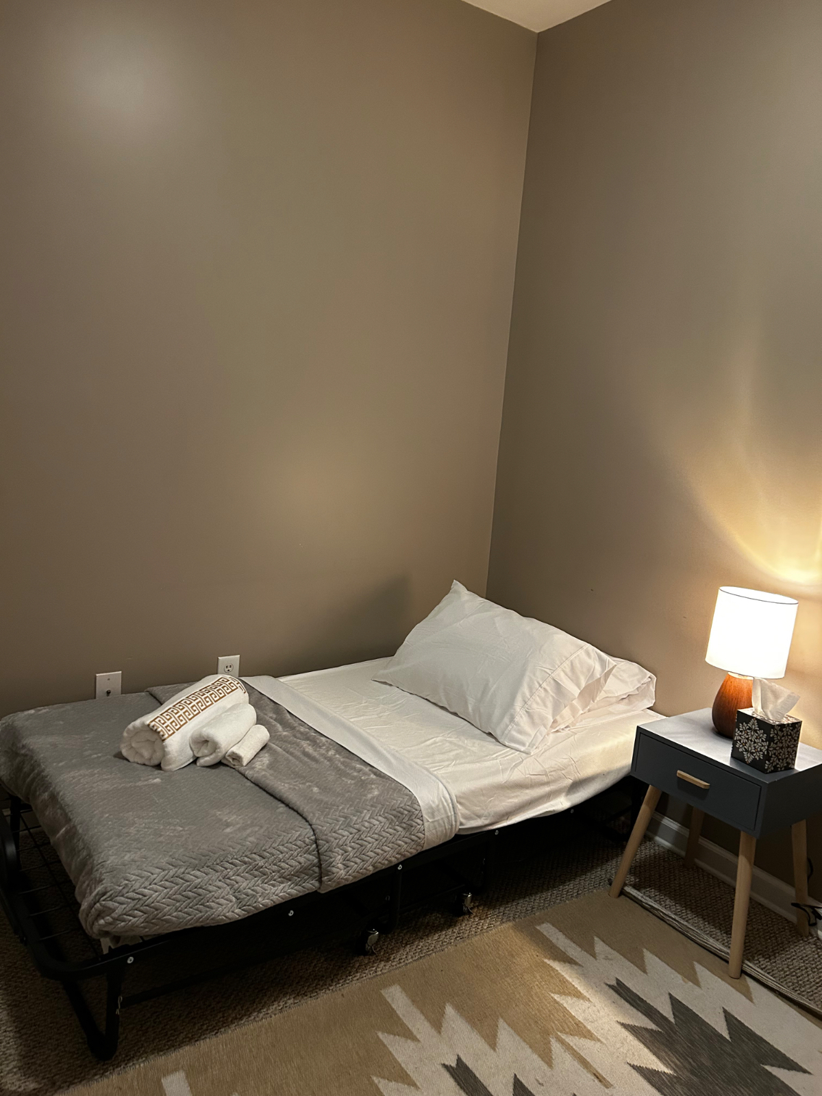 Spacious Urban APT w/4BR  Office-Ready in Albany - Photo 10