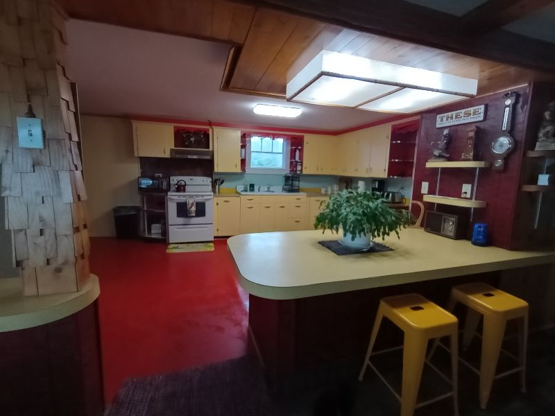 Whimsy Cottage - 3 BR cottage serving the Newport VT medical community - Photo 5