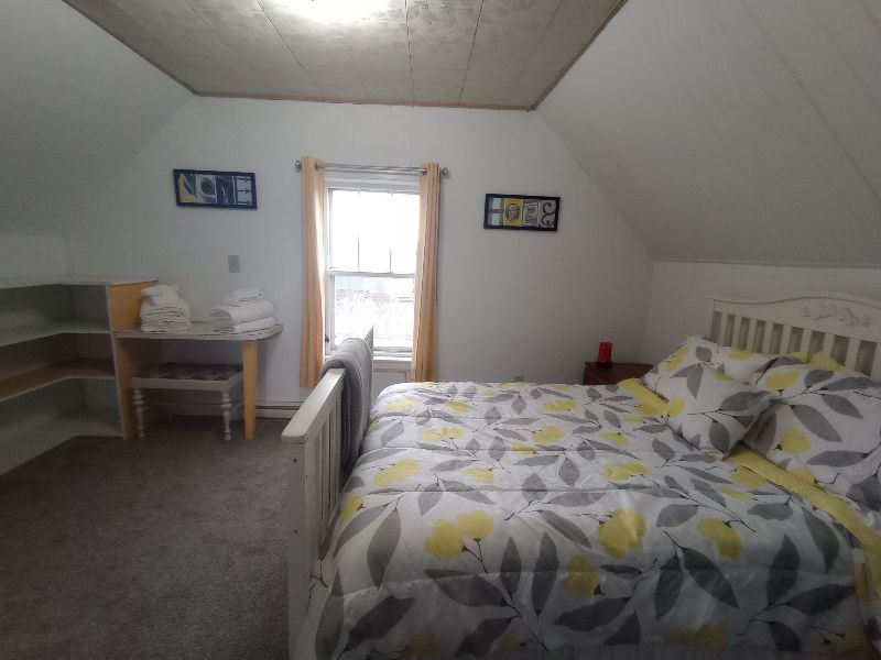 Whimsy Cottage - 3 BR cottage serving the Newport VT medical community - Photo 6