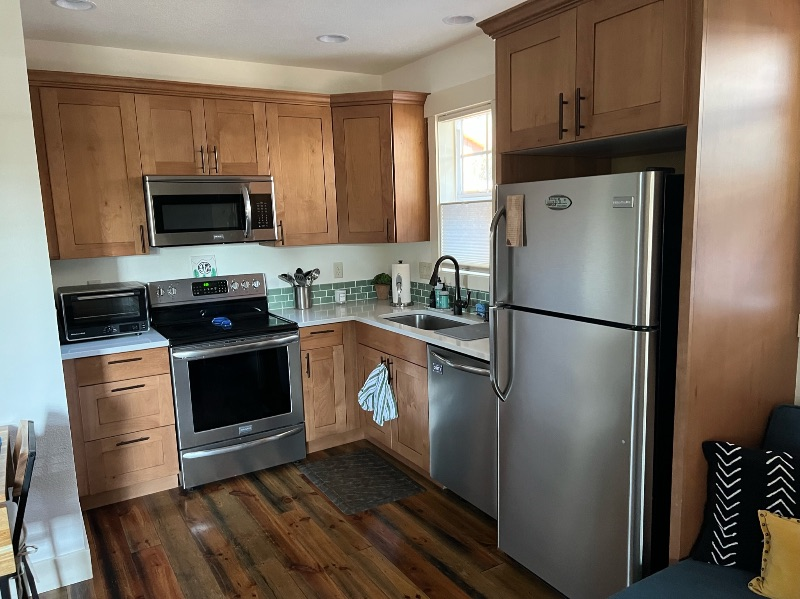 Welcome to the Doghouse Great one bedroom apartment right in the heart of Bend - Photo 1