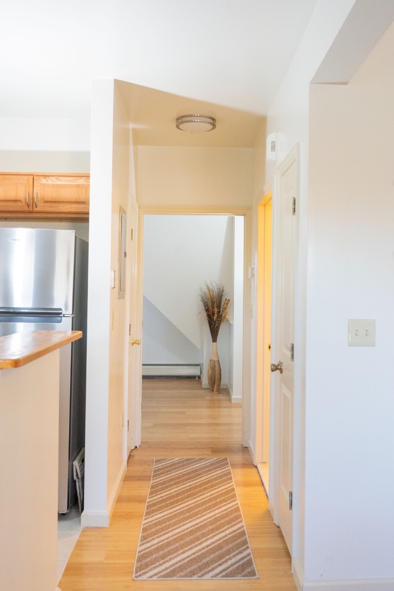 3rd Floor, Lovely, spacious, modern 1-bedroom apt. - Photo 6