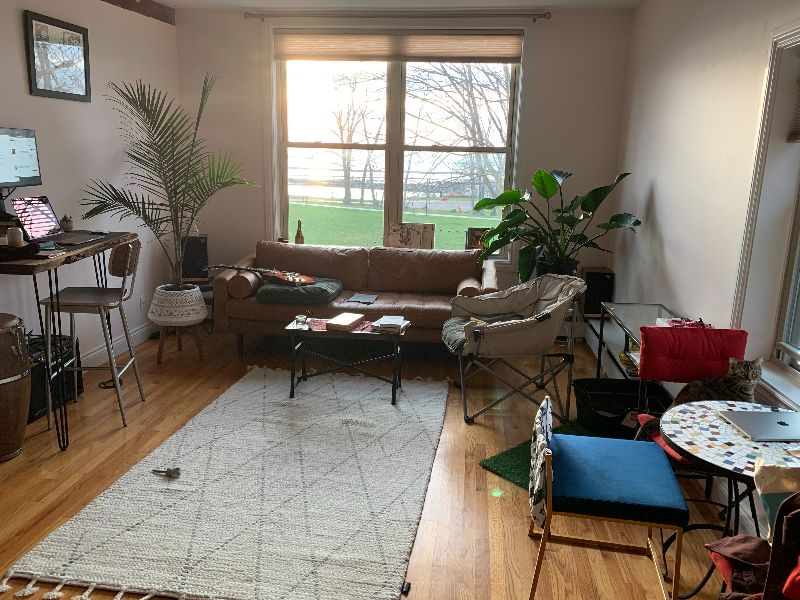 Rare modern apartment in the heart of Burlington overlooking the lake - Photo 2