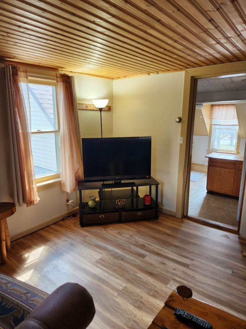 2 Bedroom upstairs apartment - Photo 3