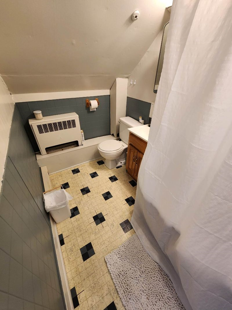 2 Bedroom upstairs apartment - Photo 8