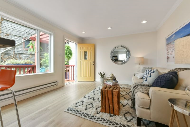 Ocean Beach Garden Apartment - Photo 2