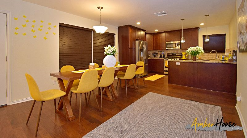 Stunning 4BR w Hot Tub Sleeps 12 in Heart of Round Rock - Photo 12