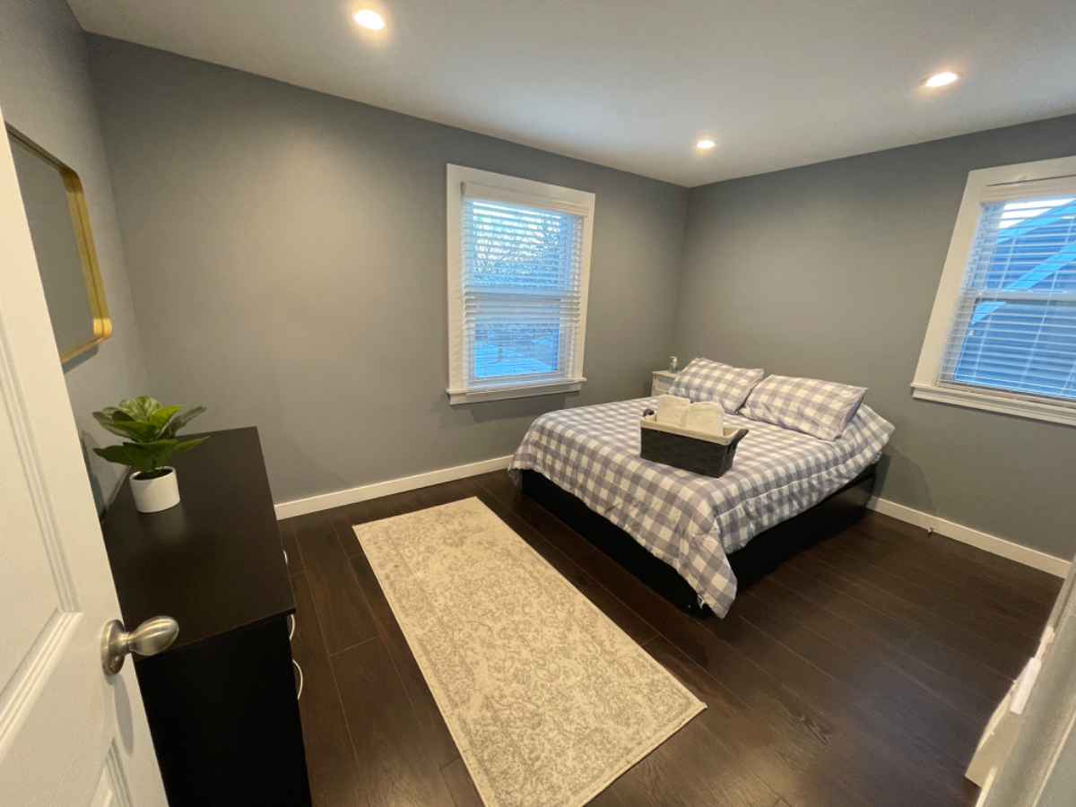 Gorgeous Fully renovated Lower unit- 69 School st - Photo 12