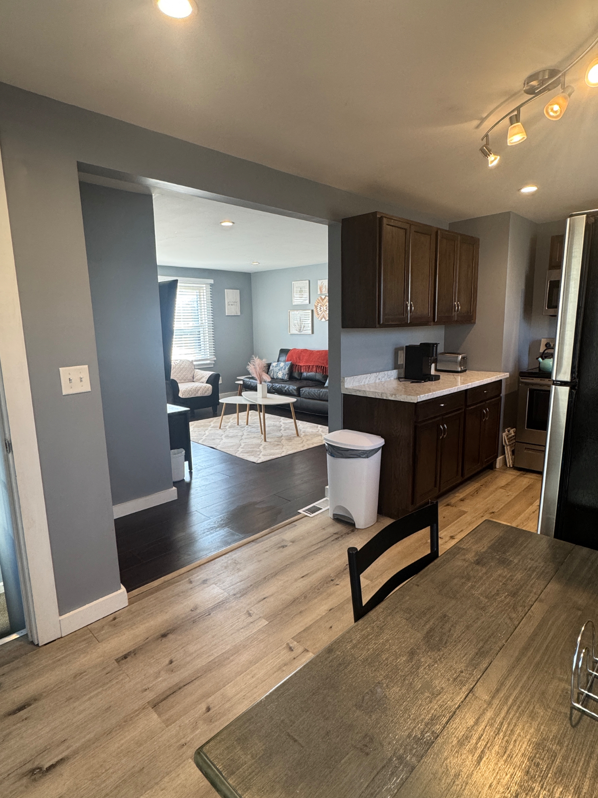 Gorgeous Fully renovated Lower unit- 69 School st - Photo 4
