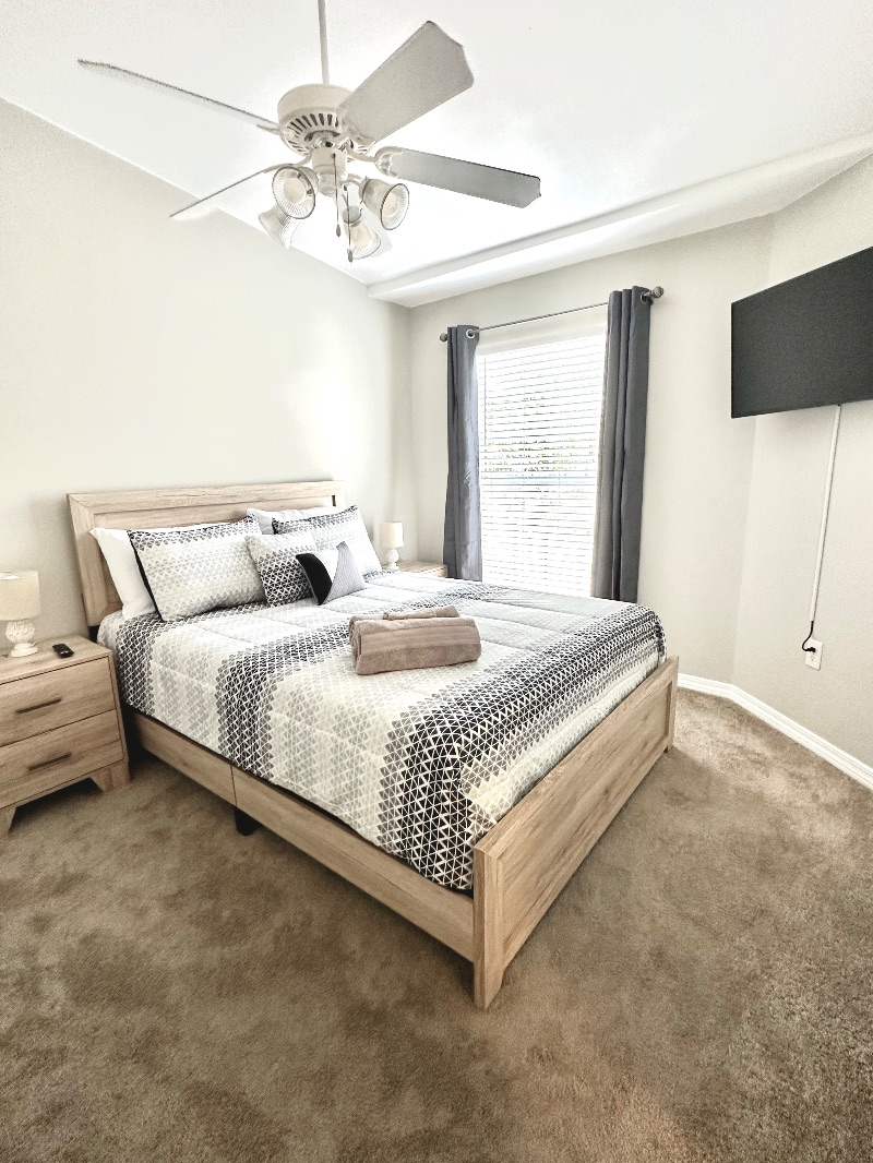 FURNISHED BEDROOM W SHARED BATHROOM IN THE HEART OF PENSACOLA - CLOSE TO HOSPITALS, UWF & PSC - IDEA - Photo 9