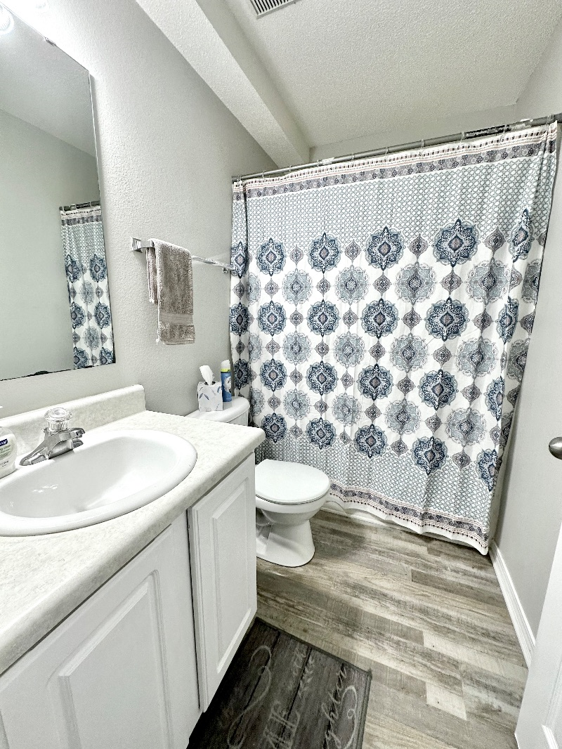 FURNISHED BEDROOM W SHARED BATHROOM IN THE HEART OF PENSACOLA - CLOSE TO HOSPITALS, UWF & PSC - IDEA - Photo 10