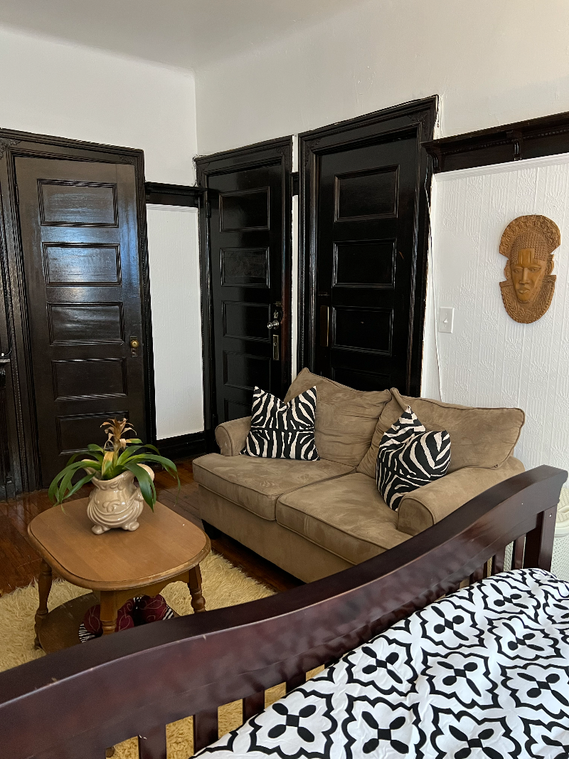 Cozy Fully Furnished Studio Apt in Crown Heights - Photo 3