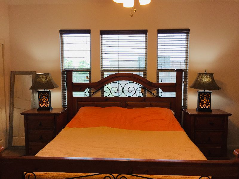 Private Master Bedroom in Downtown