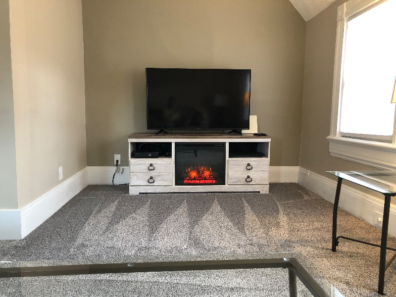 Remodeled quiet apt in heart of Neighborhood of the Arts - Photo 8