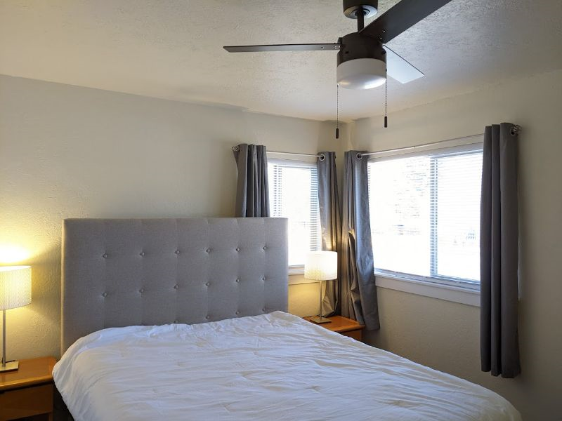 Nice 1 Bedroom w/garage In Midtown Bend - Photo 4