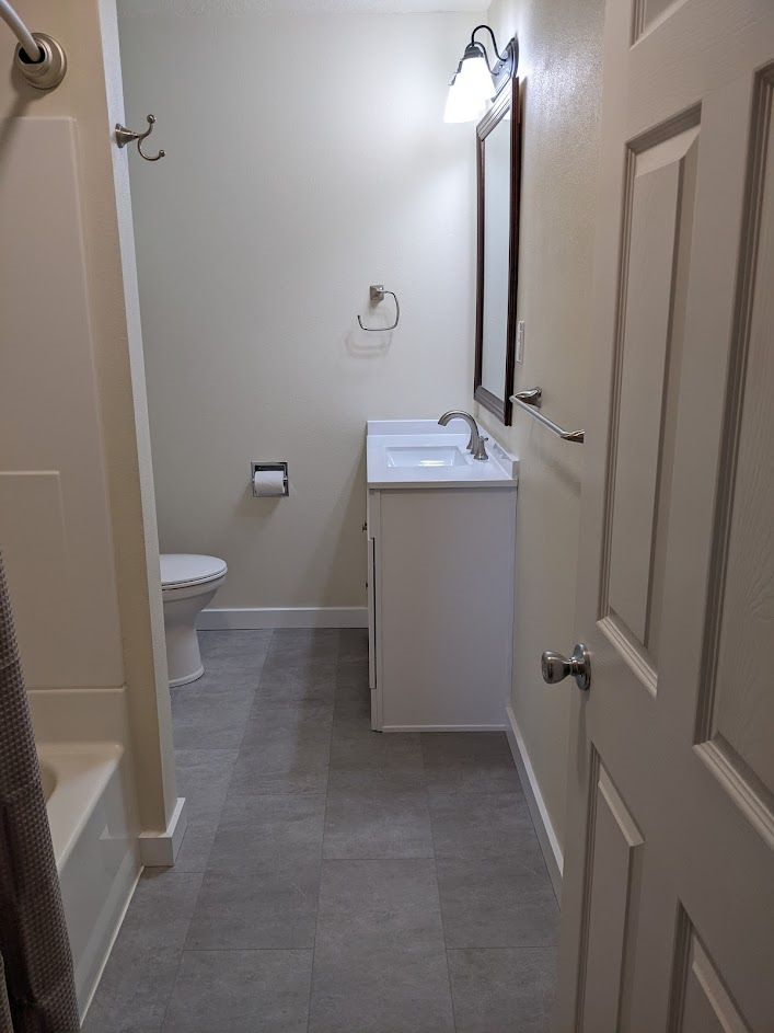 Nice 1 Bedroom w/garage In Midtown Bend - Photo 6