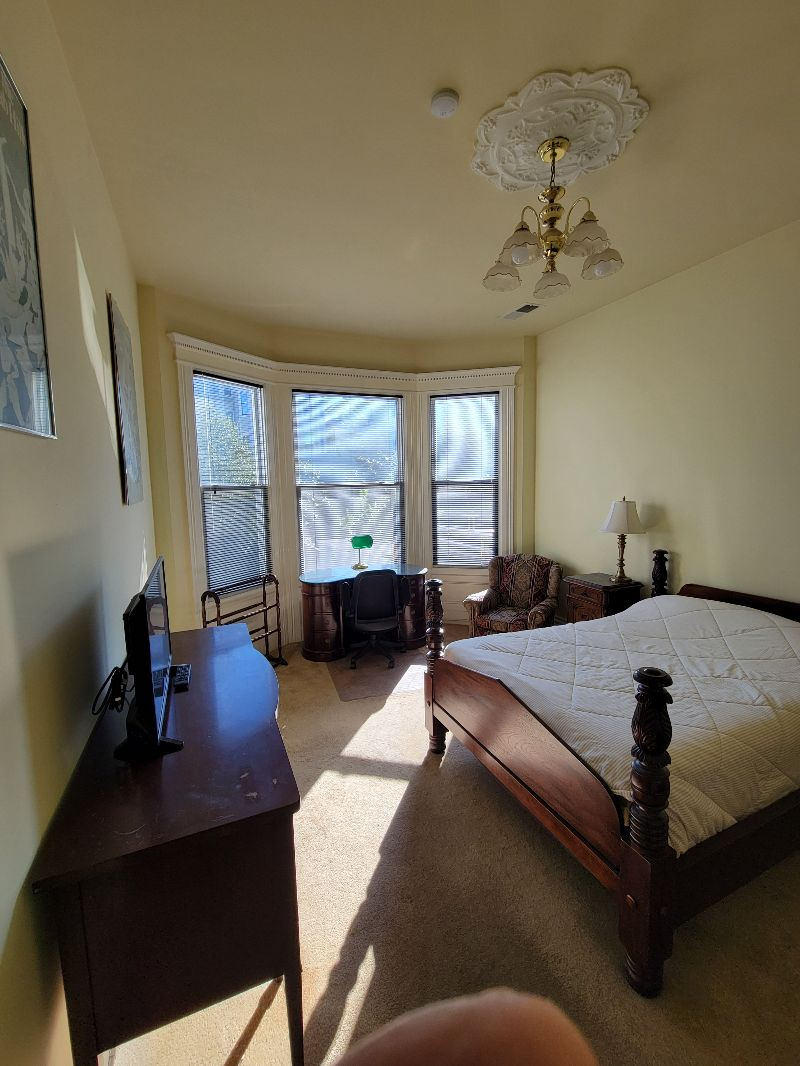 Beautiful room in Victorian home. Walking distance from UCSF and Saint Marys hospitals. - Photo 6
