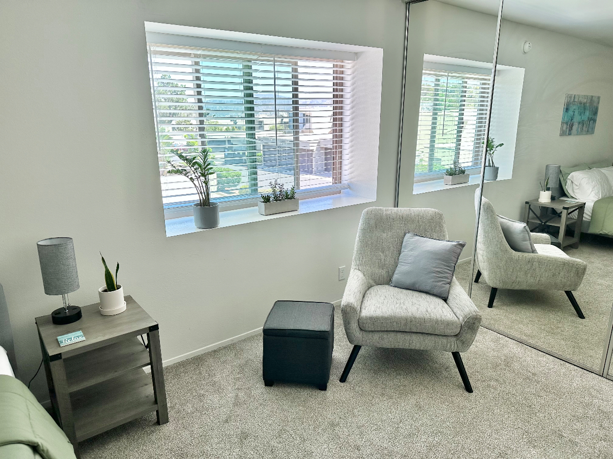 Spacious Room in Mission Valley - Photo 3