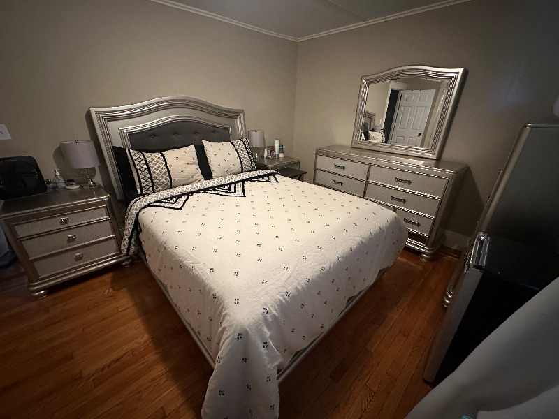 Extra Large Bedroom - Photo 10