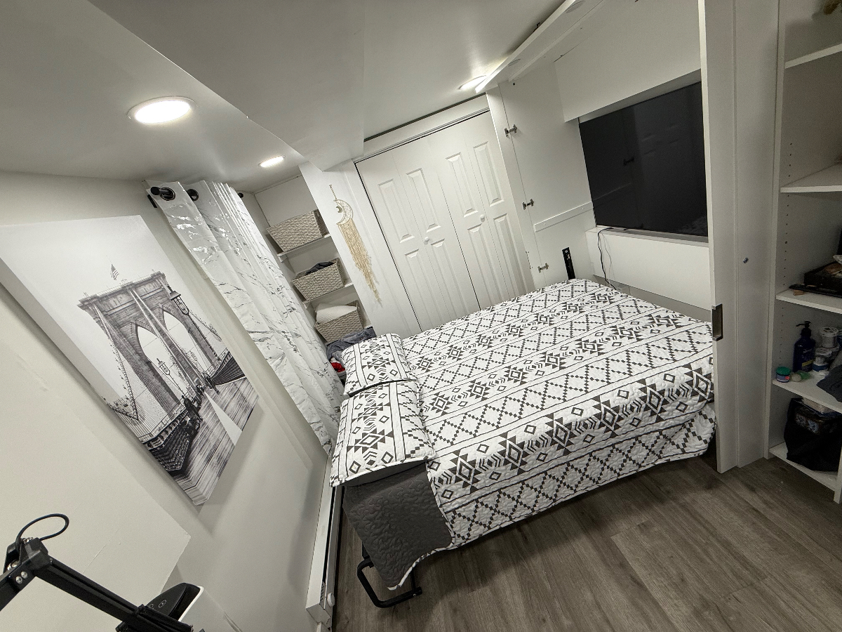 Extra Large Bedroom - Photo 1