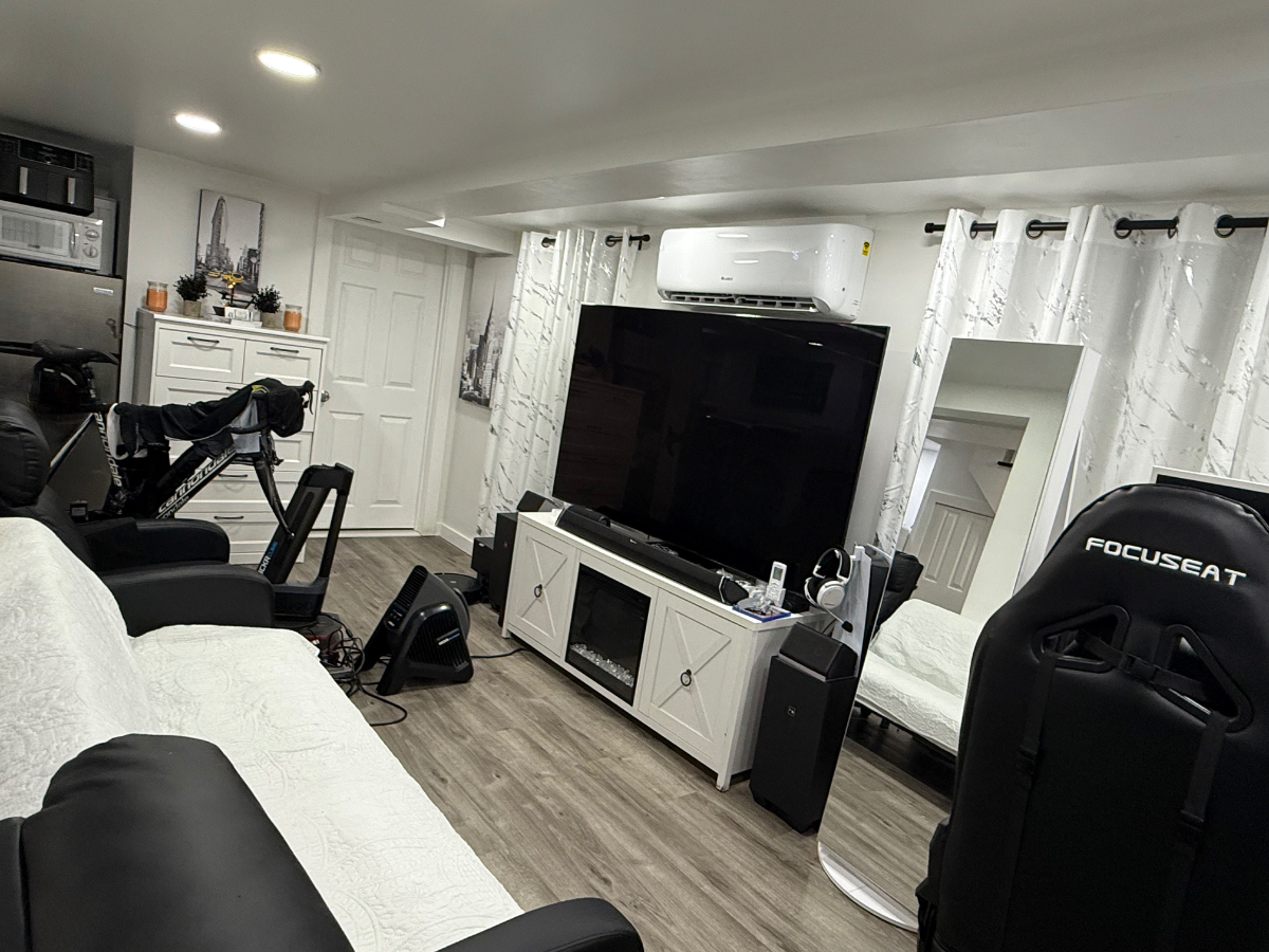 Extra Large Bedroom - Photo 5