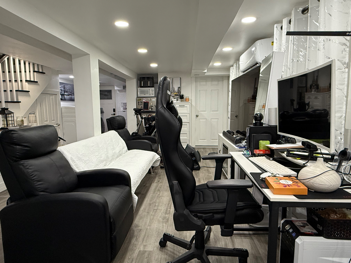 Extra Large Bedroom - Photo 7