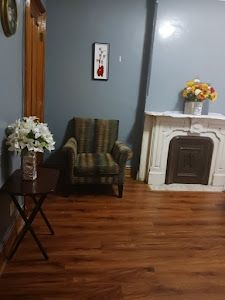 Beautiful bedroom and lounge area with shared... - Photo 10