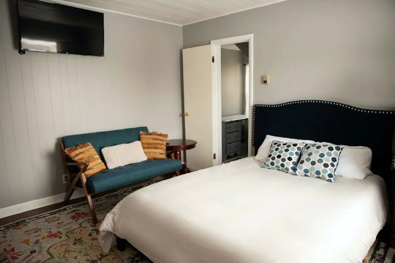 Charming Studio In Friendly Neighborhood - Photo 9